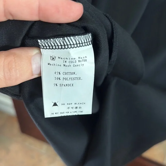 Elegant Green and Black Sleeveless Dress - Picture 4 of 4